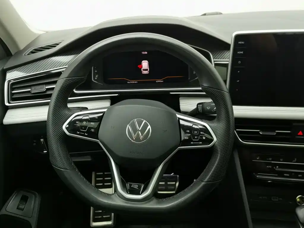 Volkswagen Tiguan L — миниатюра 11