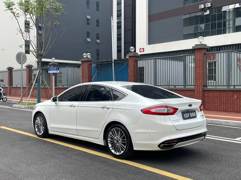 Ford Mondeo — миниатюра 5