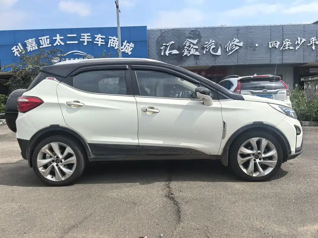 BYD Yuan — миниатюра 3