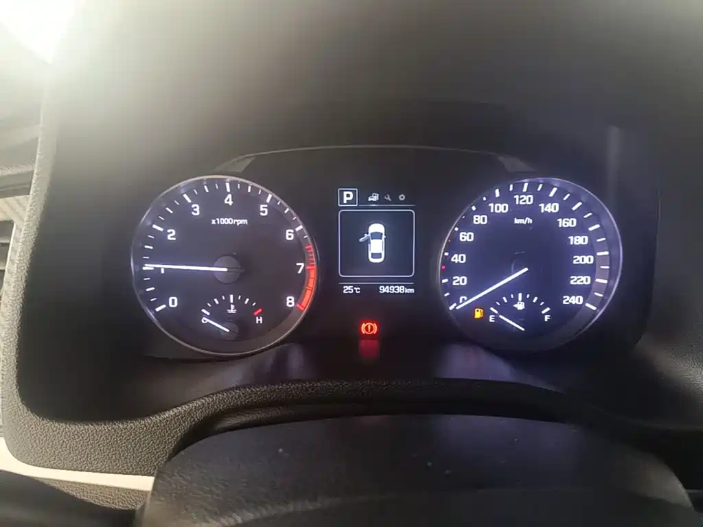Hyundai Elantra — миниатюра 12