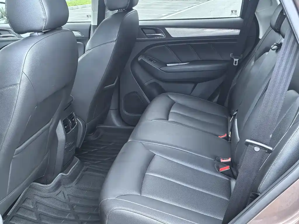 Roewe RX5 — миниатюра 4