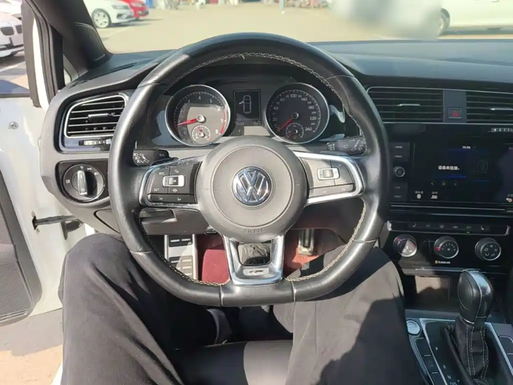 Volkswagen Golf — миниатюра 11