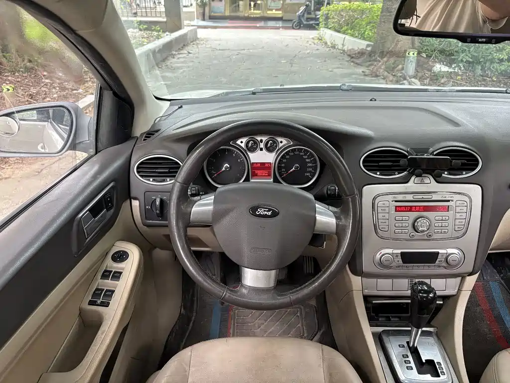 Ford Focus — миниатюра 7