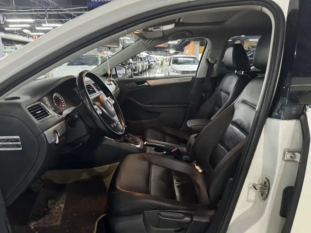 Volkswagen Sagitar — миниатюра 2