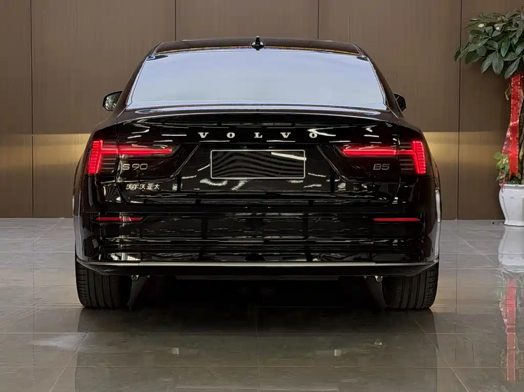 Volvo S90 — миниатюра 3