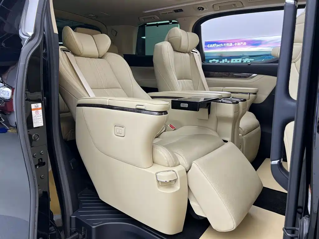 Toyota Vellfire — миниатюра 40