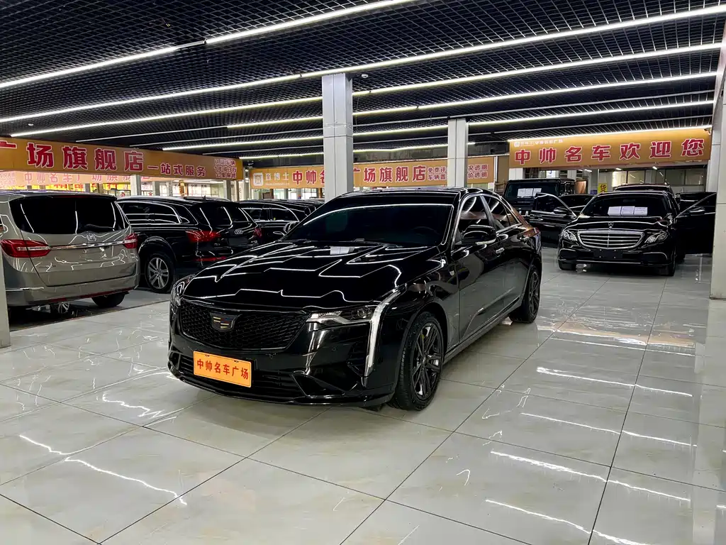 Cadillac CT4 2022