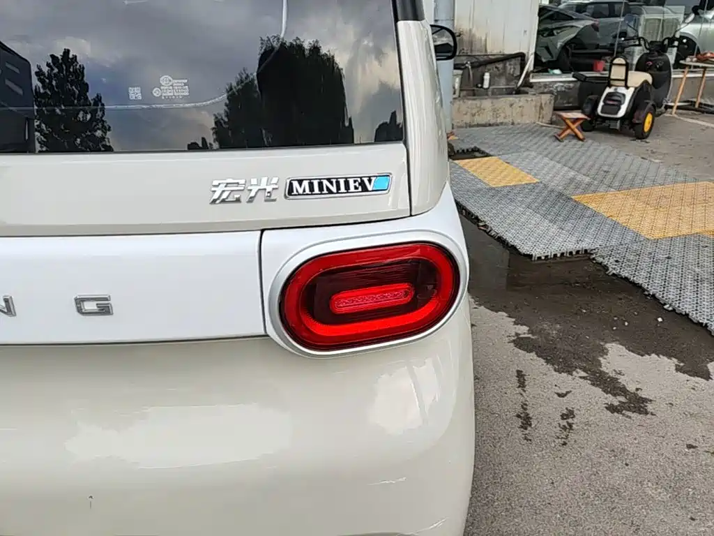 Wuling MINIEV — миниатюра 8