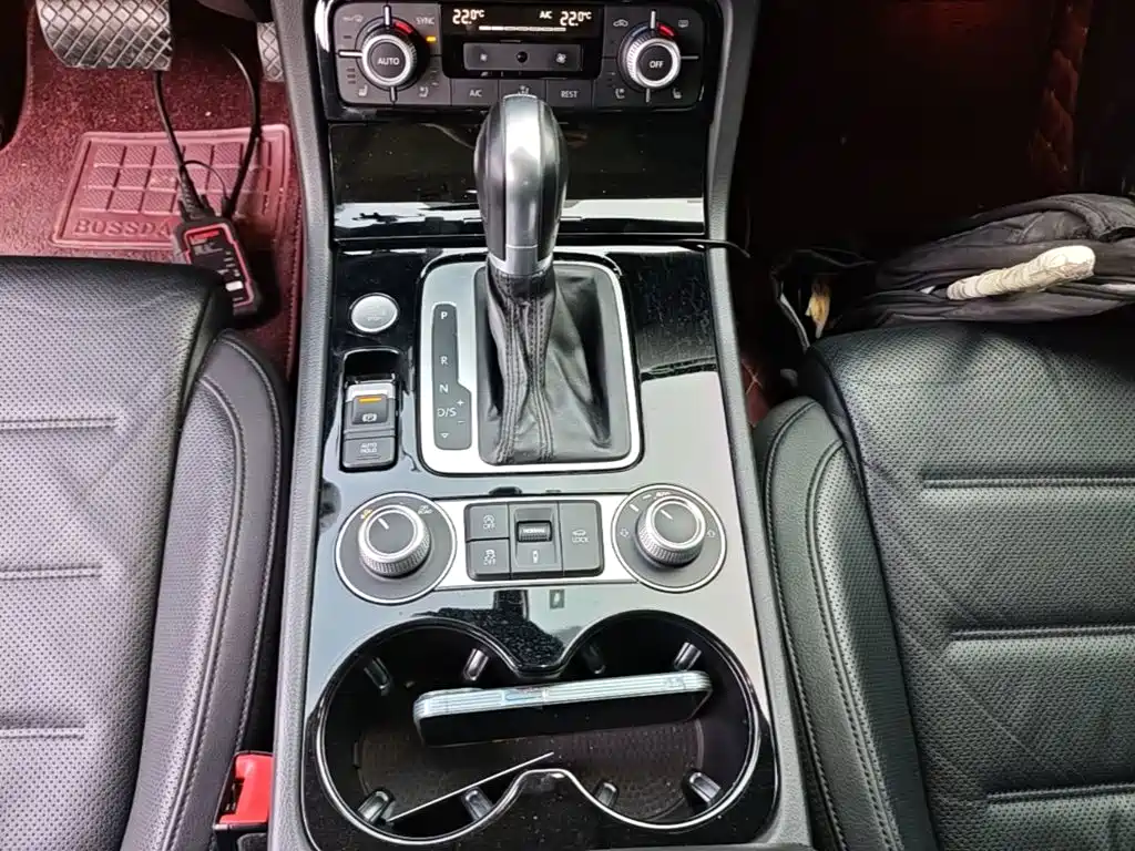Volkswagen Touareg — миниатюра 14