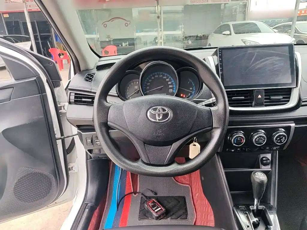 Toyota Yaris L — миниатюра 11