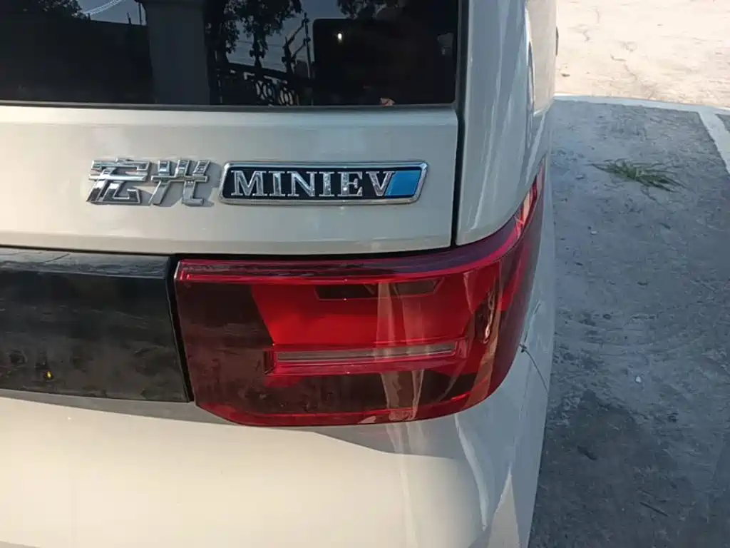 Wuling MINIEV — миниатюра 8