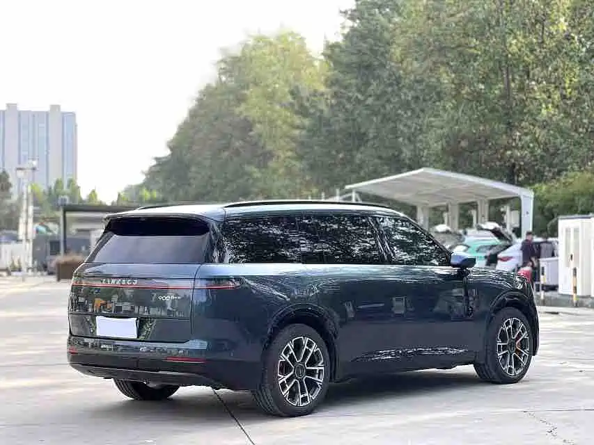 Lynk & Co 900 — миниатюра 7