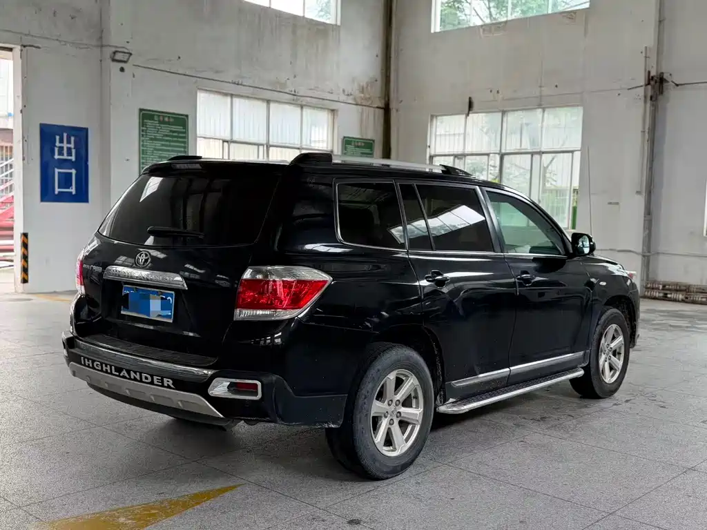Toyota Highlander 2013 2.7L 5 мест