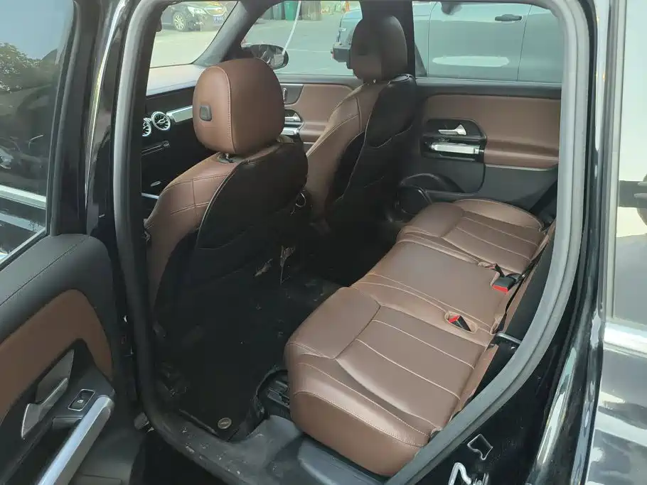 Mercedes-Benz GLB — миниатюра 11