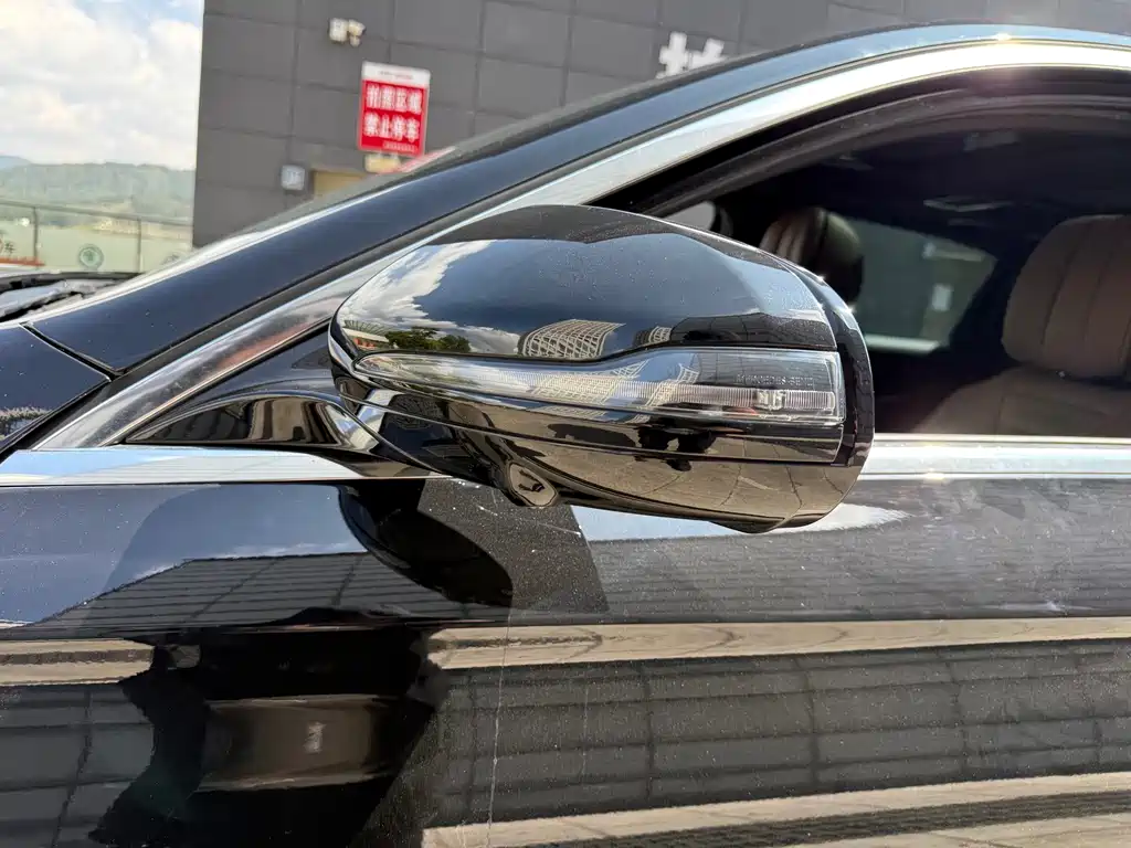 Mercedes-Benz E-Class — миниатюра 15