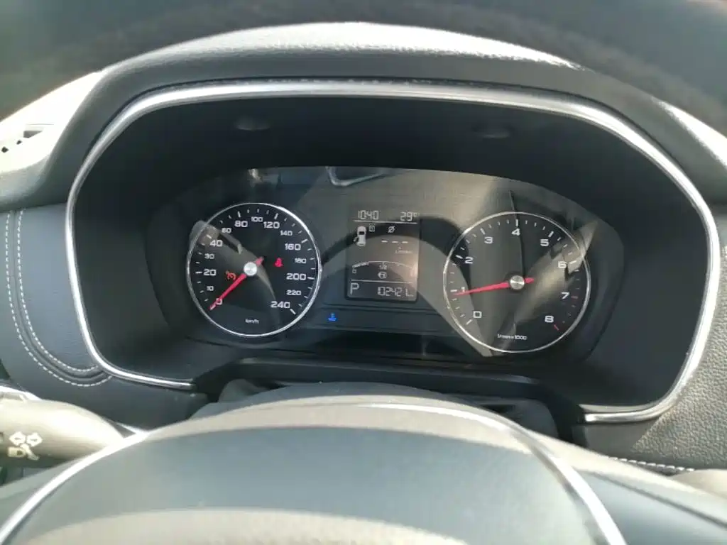 Roewe RX5 — миниатюра 12