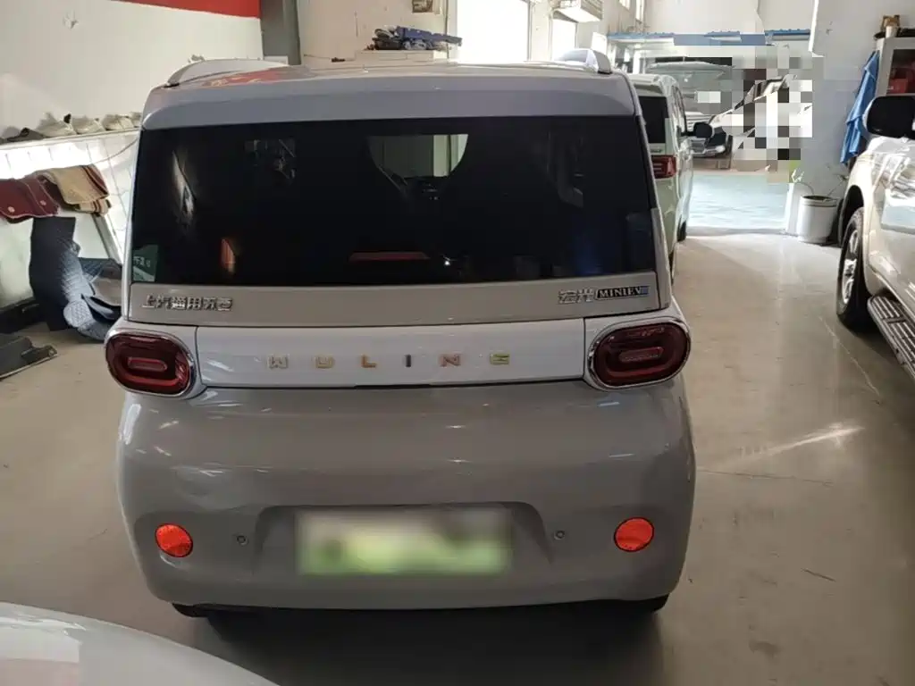 Wuling MINIEV — миниатюра 6