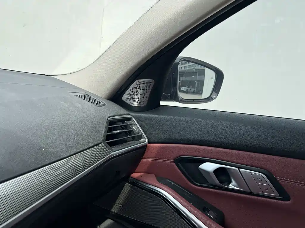 BMW 3 Series — миниатюра 11