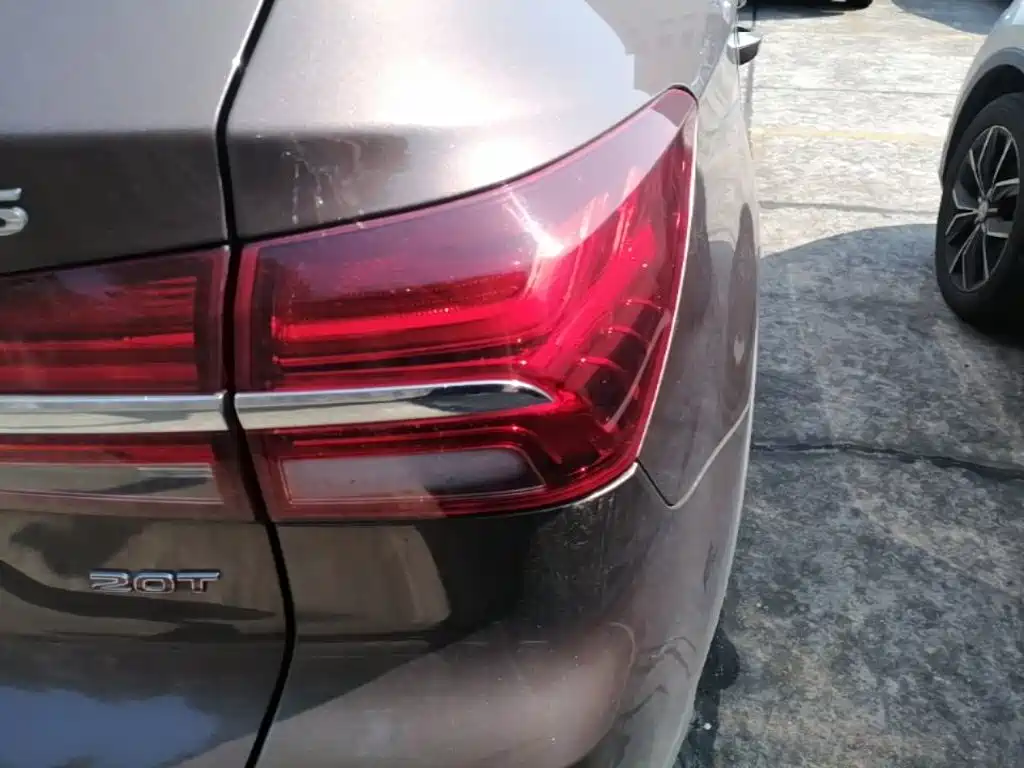 Roewe RX5 — миниатюра 8