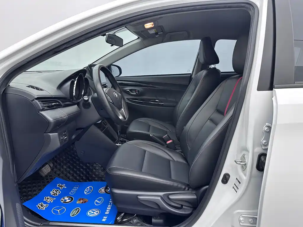Toyota Yaris L — миниатюра 10