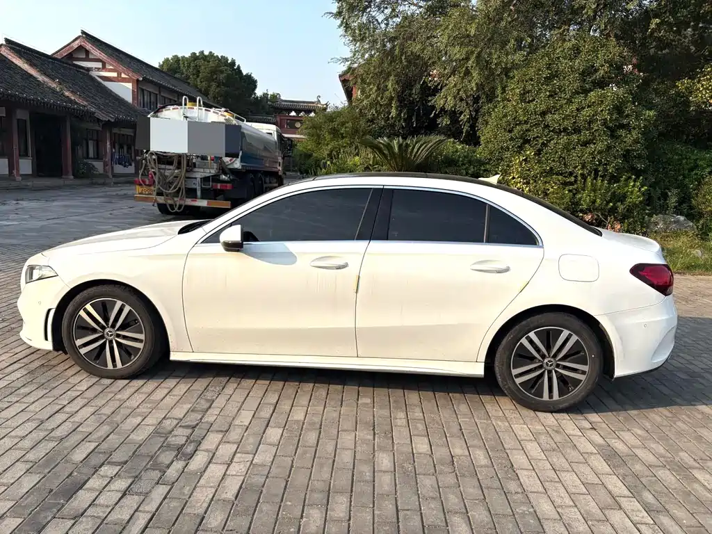 Mercedes-Benz A-Class — миниатюра 9