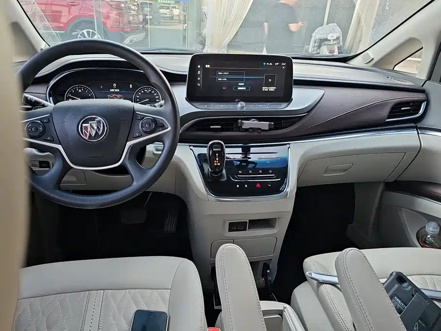 Buick GL8 — миниатюра 12