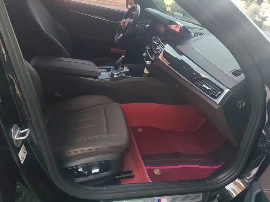 BMW 5 Series — миниатюра 8