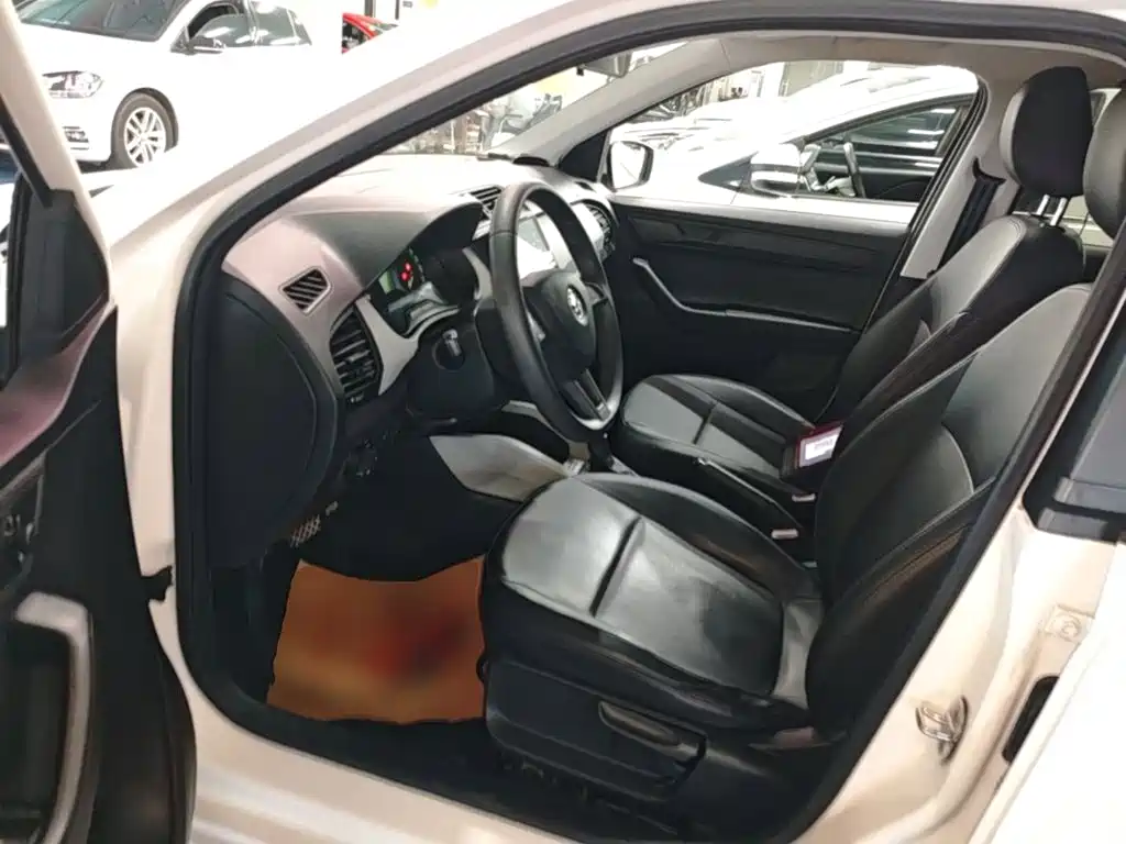 Skoda Fabia — миниатюра 15
