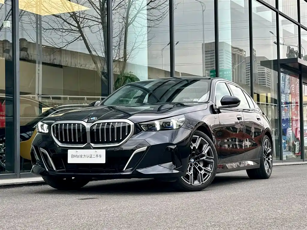 BMW 5 Series 2025