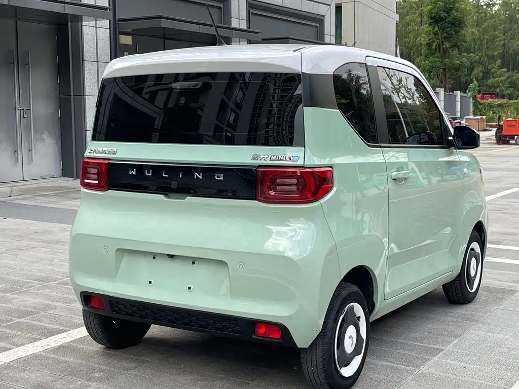 Wuling MINIEV — миниатюра 4
