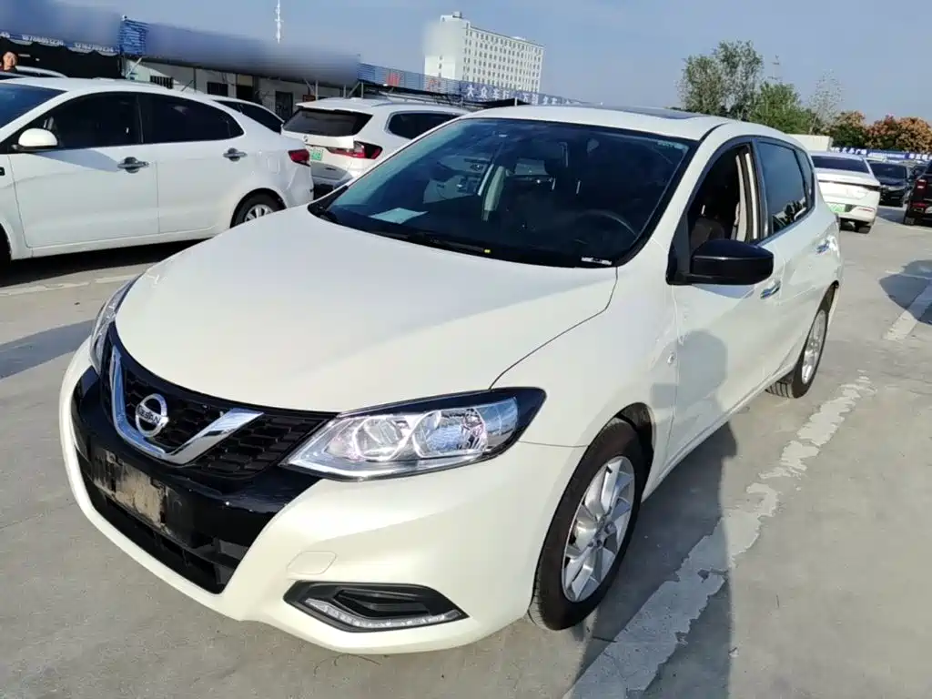 Nissan Tiida — миниатюра 2