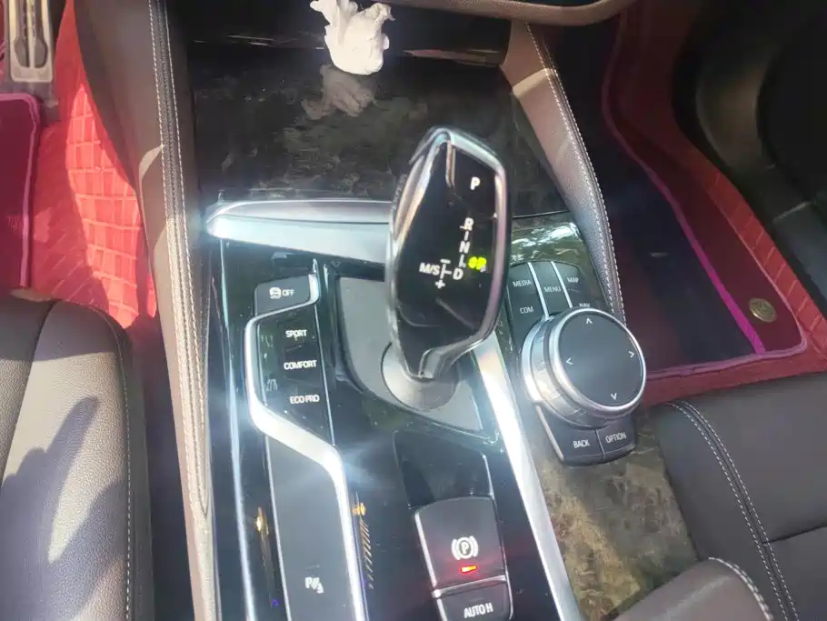 BMW 5 Series — миниатюра 16
