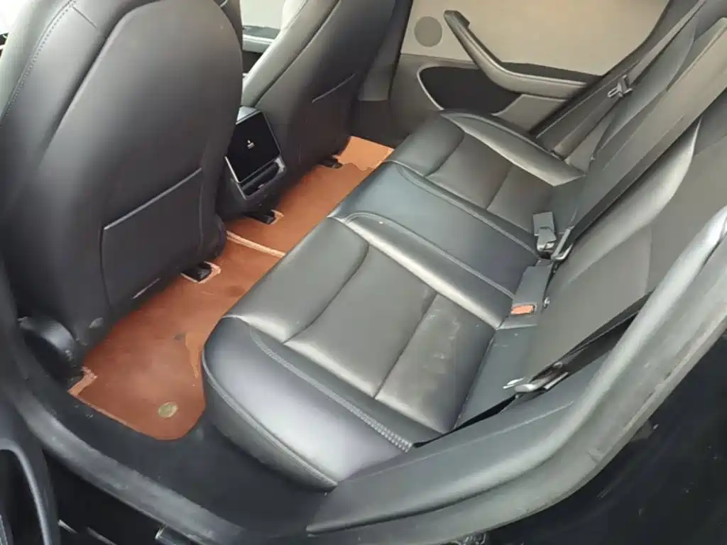 Tesla Model 3 — миниатюра 17