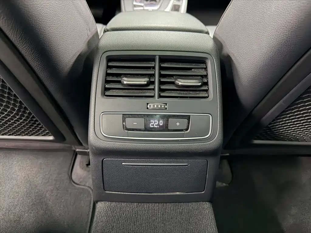 Audi A4L — миниатюра 21
