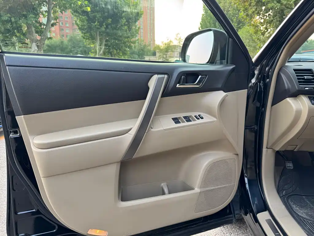 Toyota Highlander — миниатюра 11