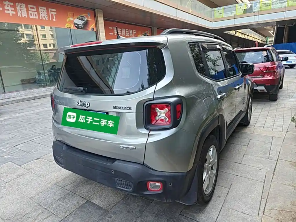 Jeep Renegade — миниатюра 4