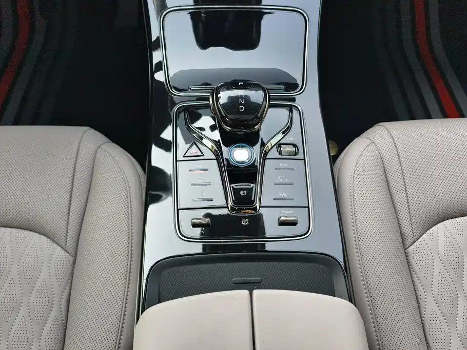 BYD Han — миниатюра 16