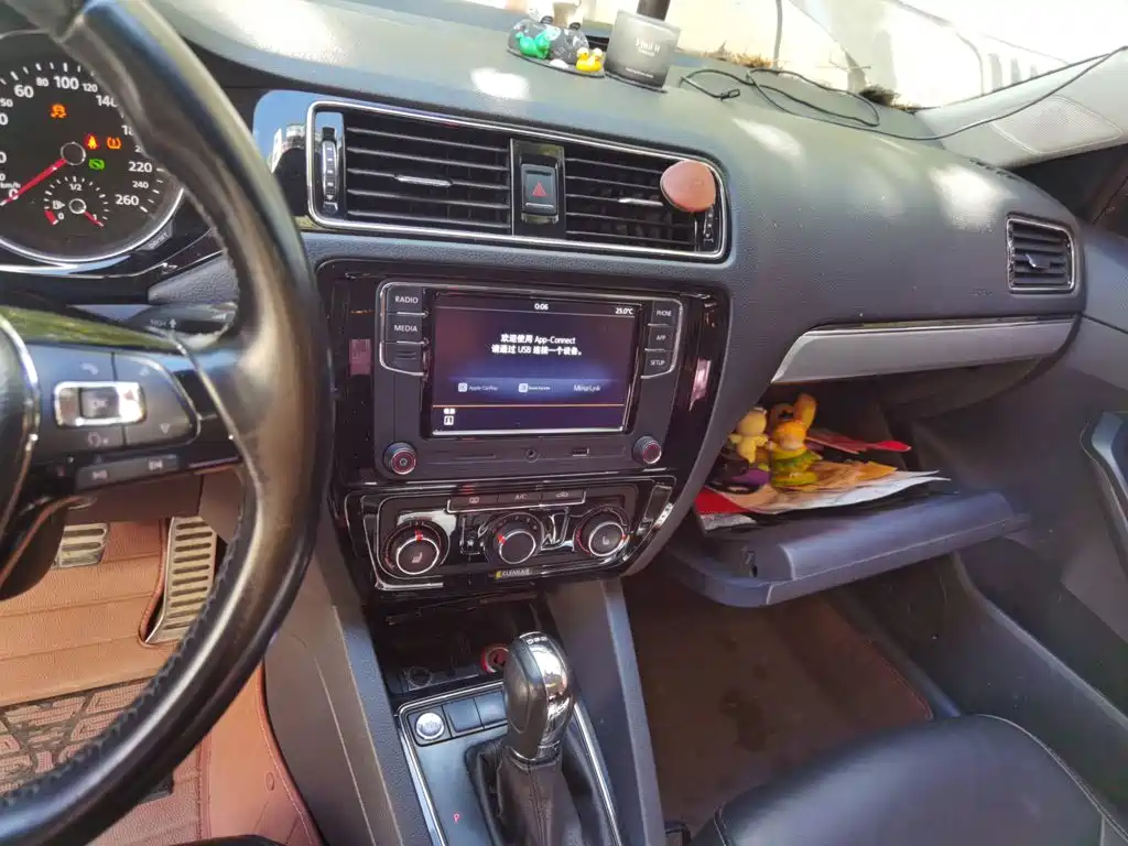 Volkswagen Sagitar — миниатюра 9