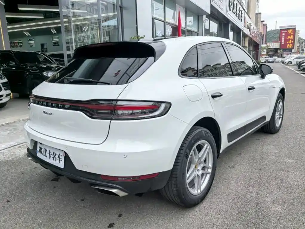 Porsche Macan — миниатюра 7
