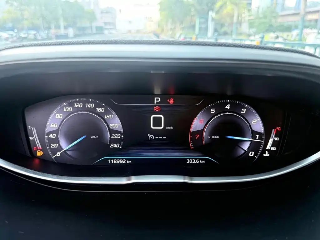 Peugeot 5008 — миниатюра 10