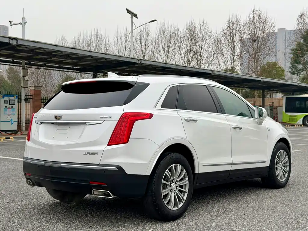 CADILLAC XT5