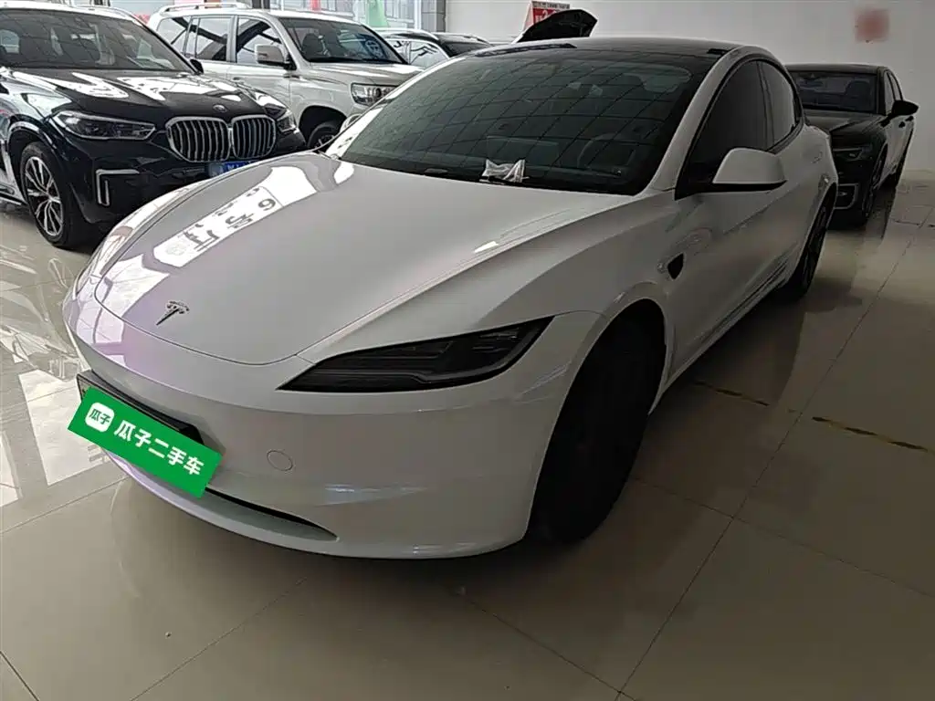 Tesla Model 3 2025