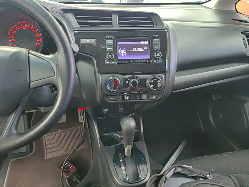Honda Fit — миниатюра 13