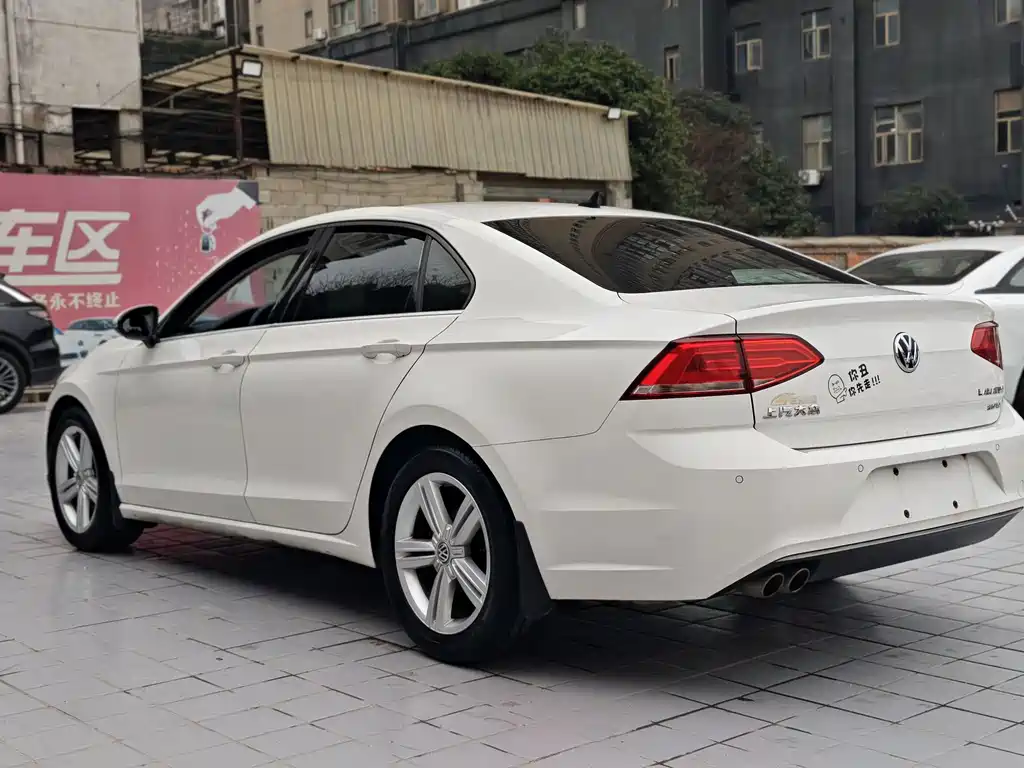 VOLKSWAGEN LINGDU