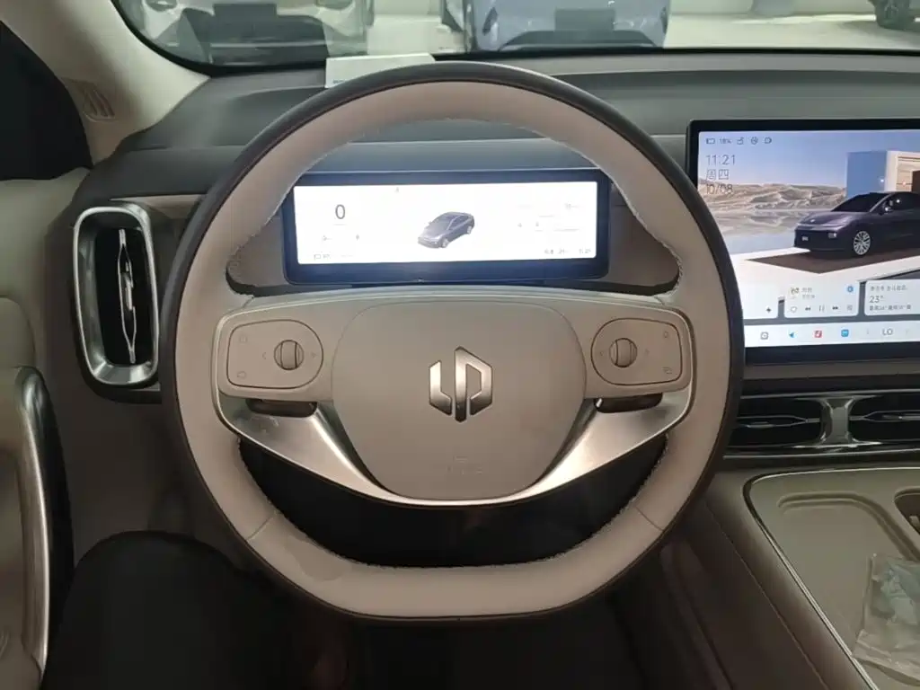 Leapmotor Leapmotor B01 — миниатюра 11