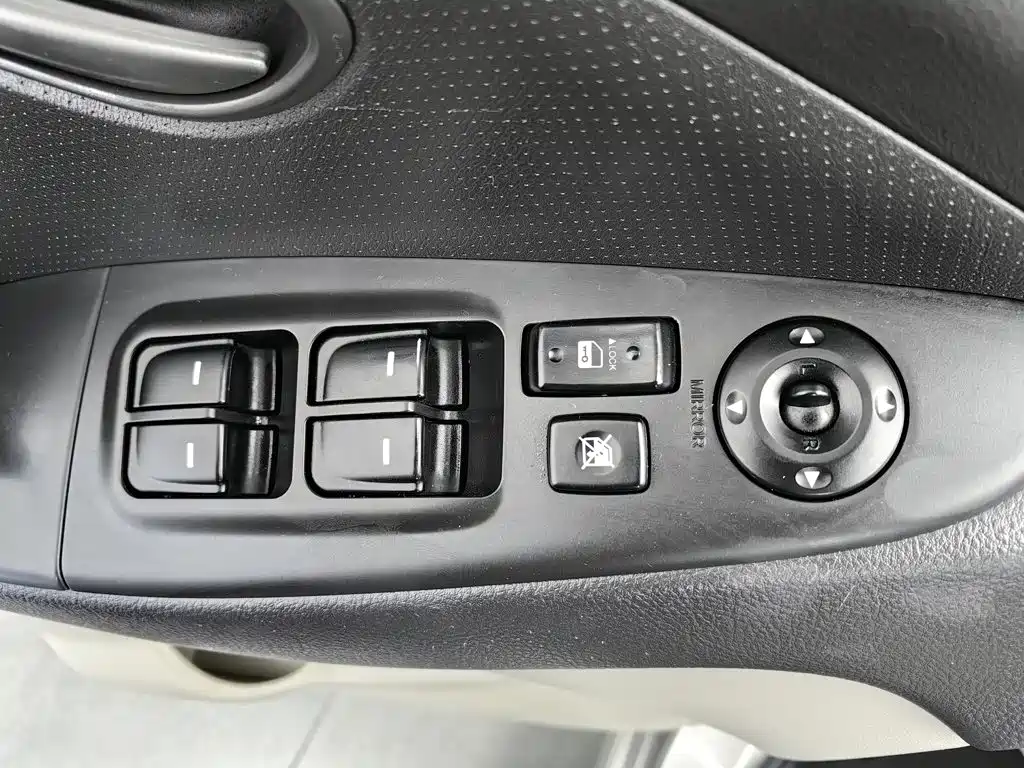 Hyundai Elantra — миниатюра 9