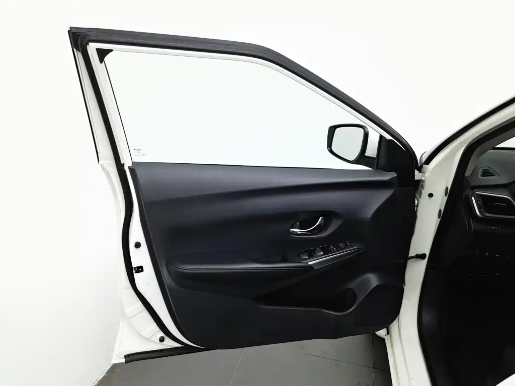 Nissan Bluebird — миниатюра 8