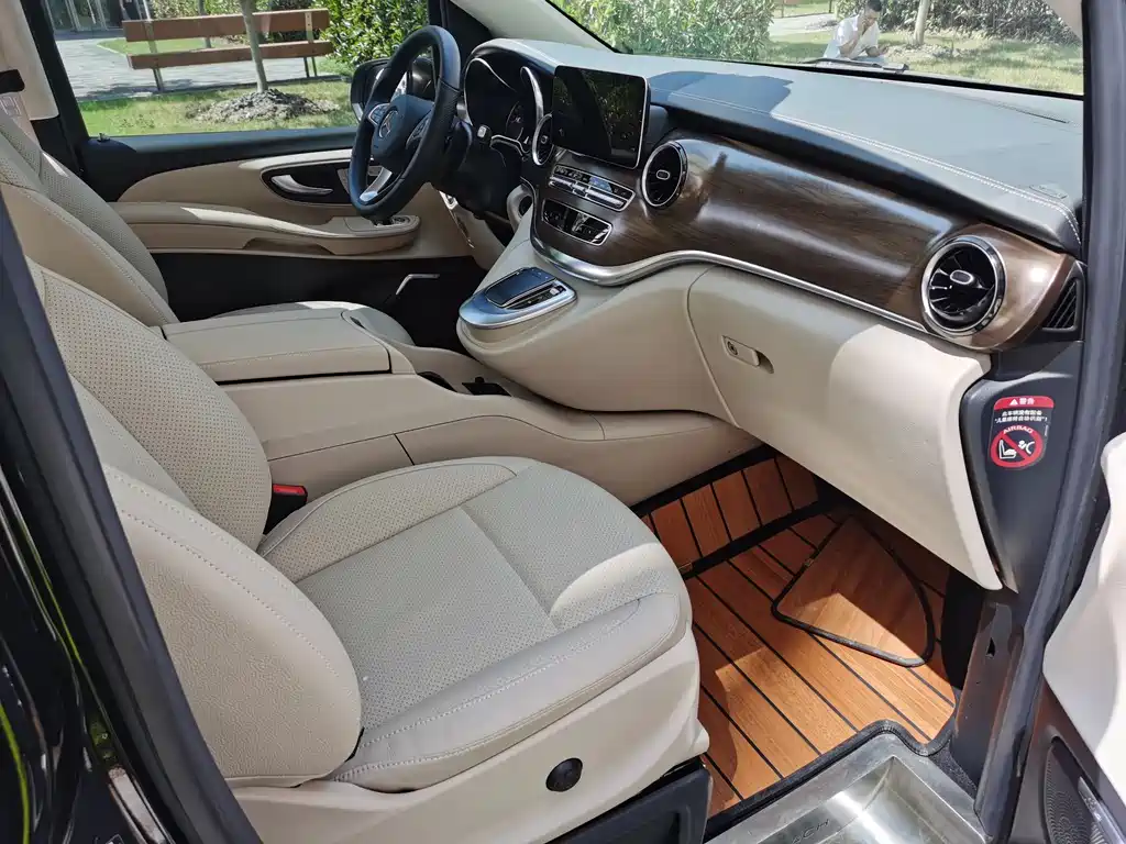 MERCEDES-BENZ V CLASS