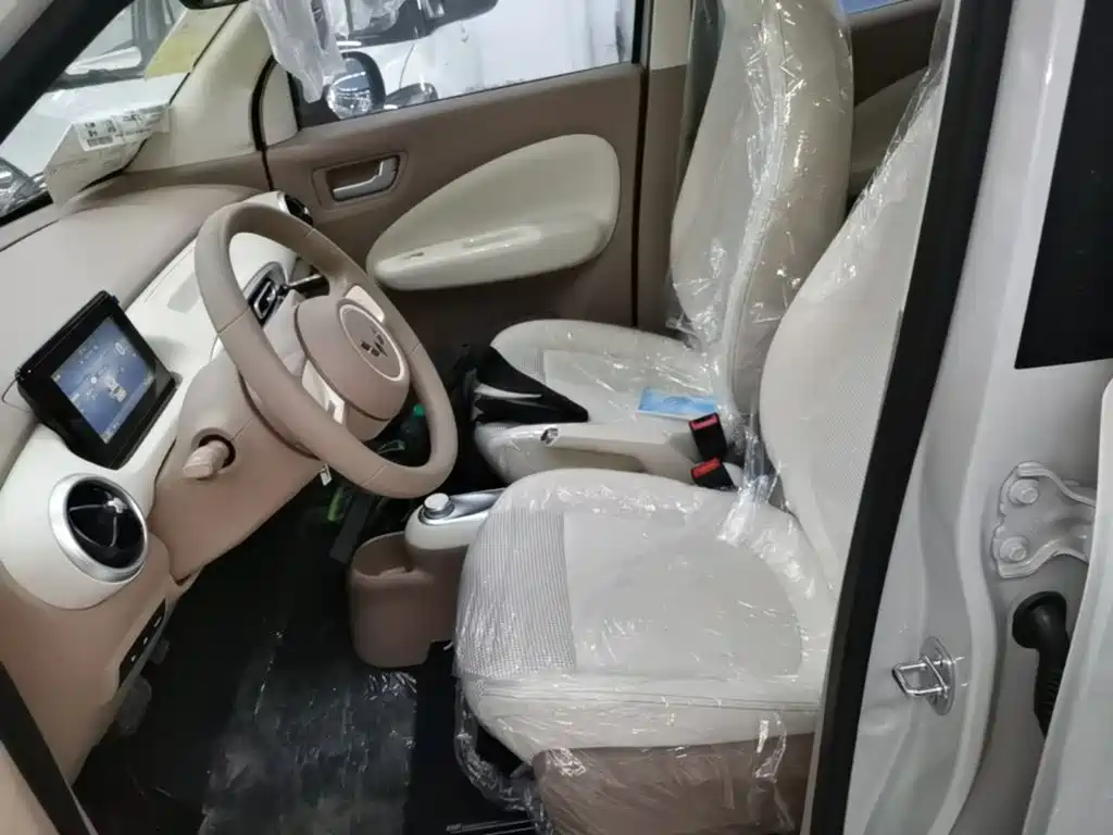 Wuling MINIEV — миниатюра 15
