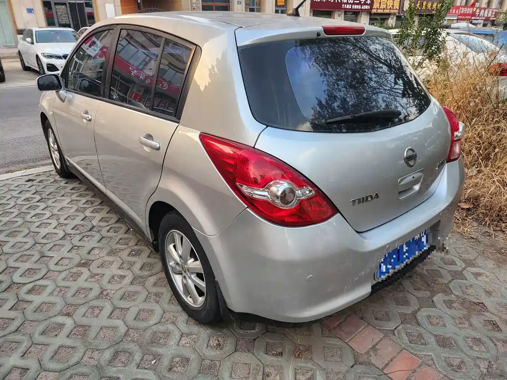 Nissan Tiida — миниатюра 6